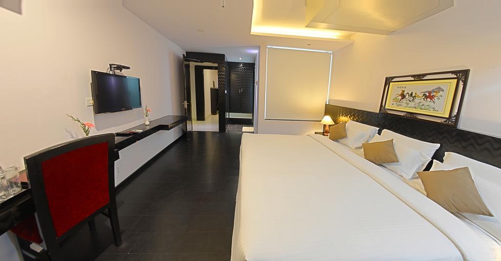 Hotel Gokulam Park Chennai Exterior photo