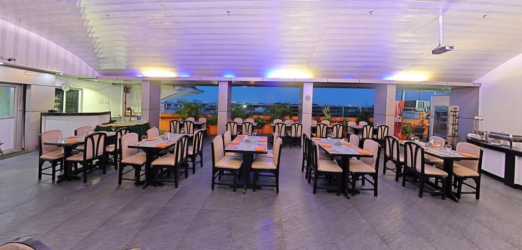 Hotel Gokulam Park Chennai Exterior photo