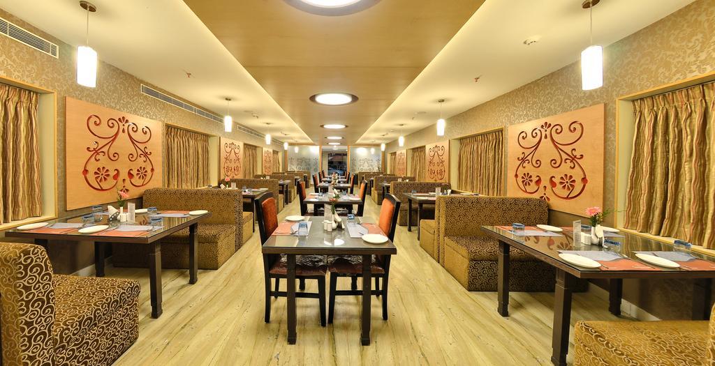 Hotel Gokulam Park Chennai Exterior photo