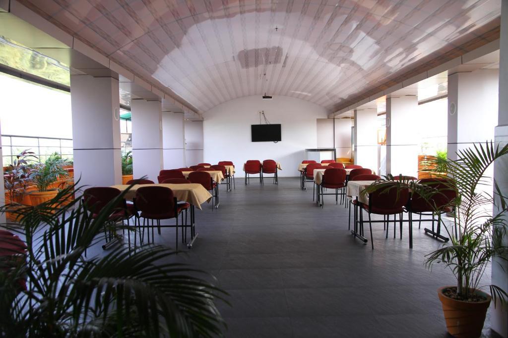 Hotel Gokulam Park Chennai Exterior photo