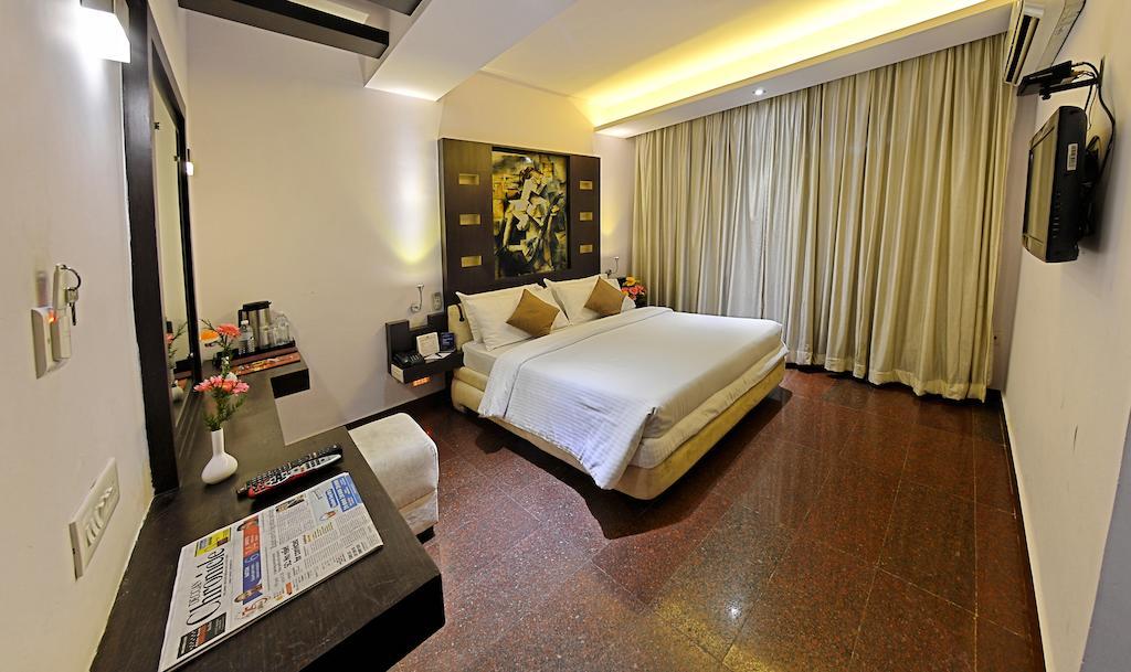 Hotel Gokulam Park Chennai Exterior photo