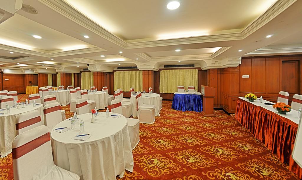 Hotel Gokulam Park Chennai Exterior photo