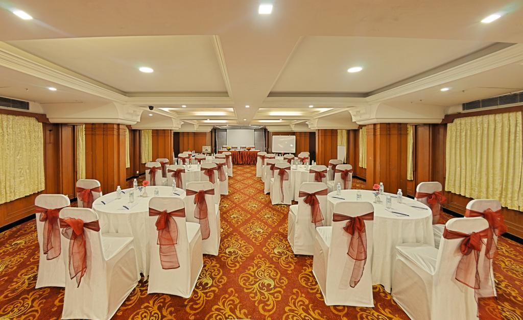 Hotel Gokulam Park Chennai Exterior photo
