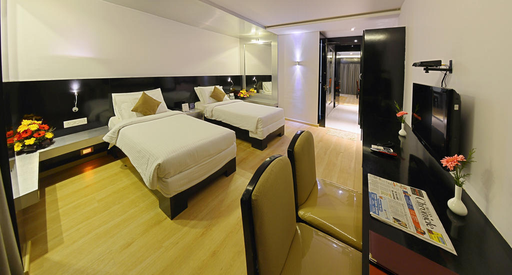 Hotel Gokulam Park Chennai Exterior photo