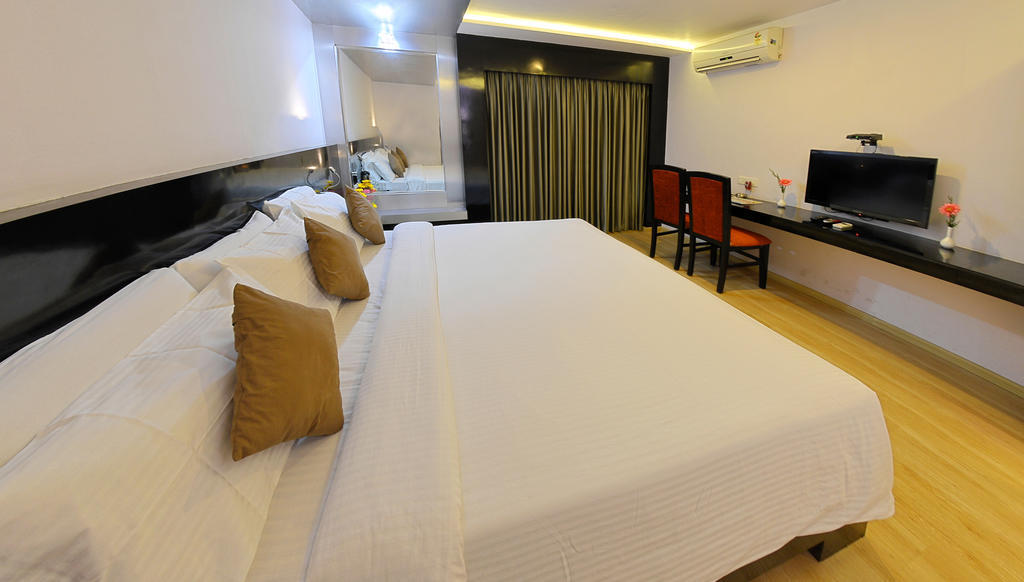 Hotel Gokulam Park Chennai Exterior photo